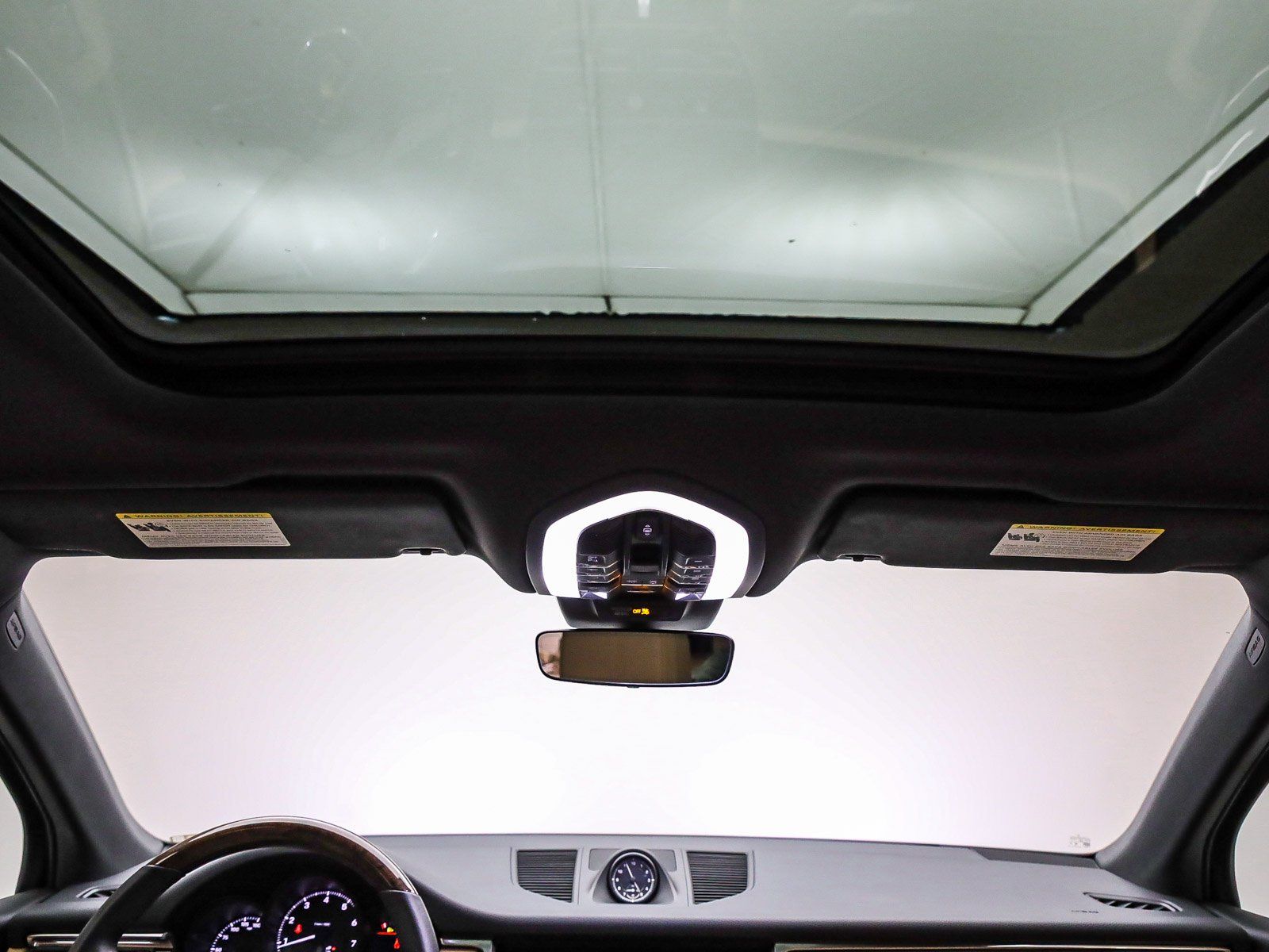 2025 Porsche Macan - Photo 20