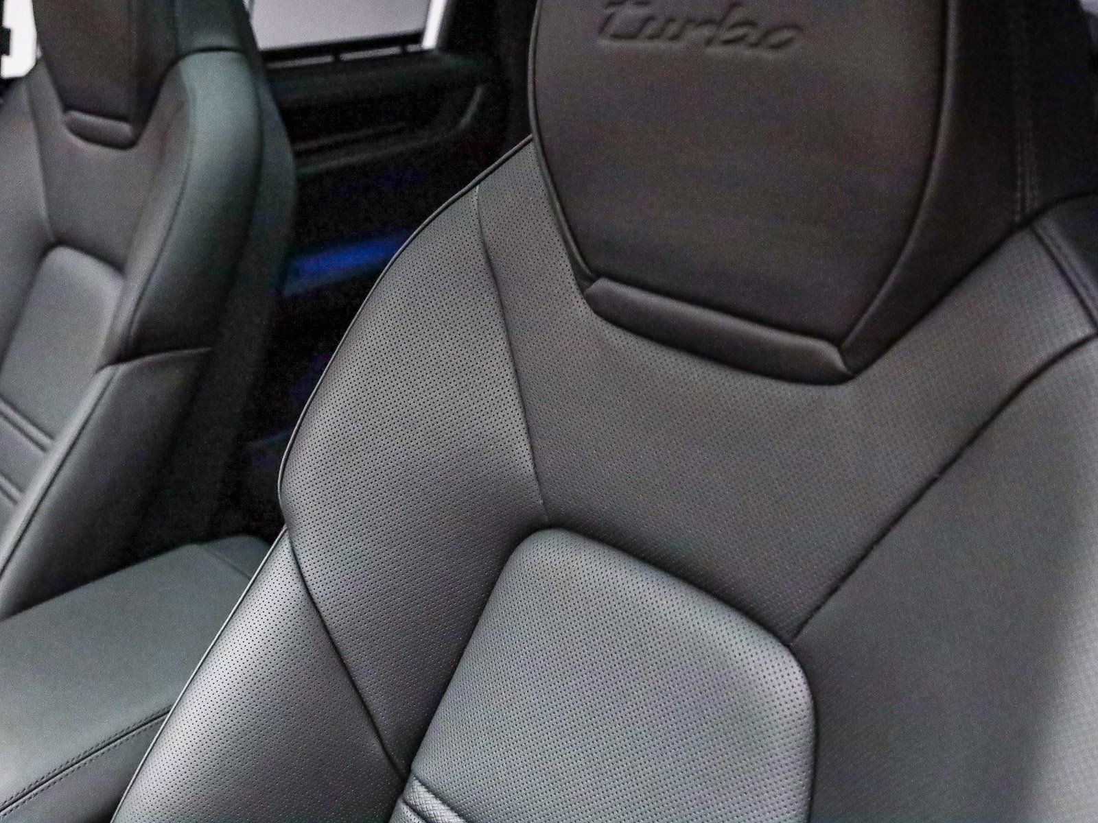 2026 Porsche Cayenne Coup Turbo E-Hybrid - Photo 26