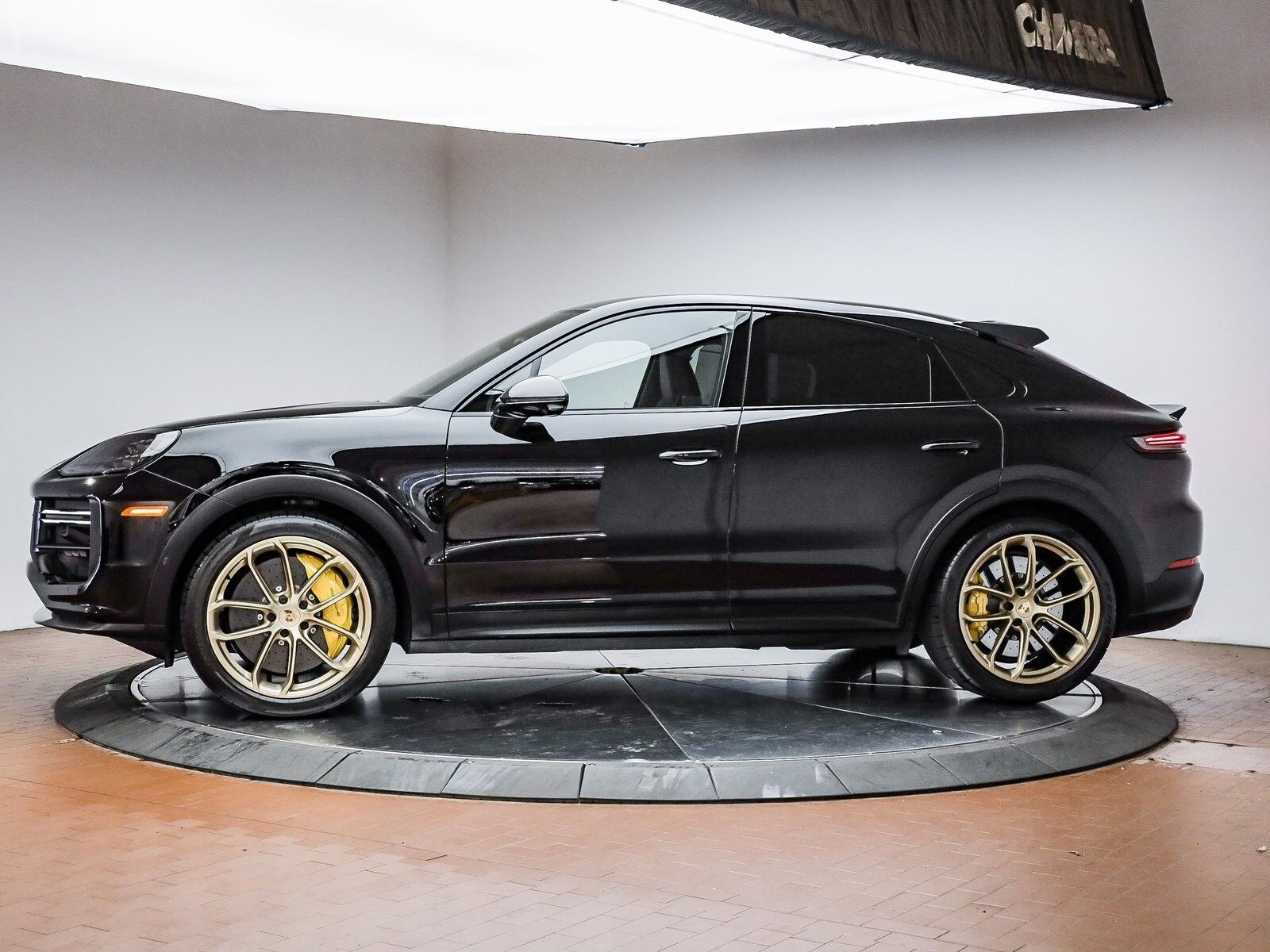2024 Porsche Cayenne Coupe Turbo GT photo 2