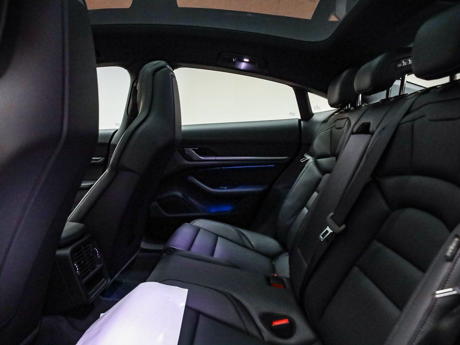 2026 Porsche Taycan Base - Photo 20