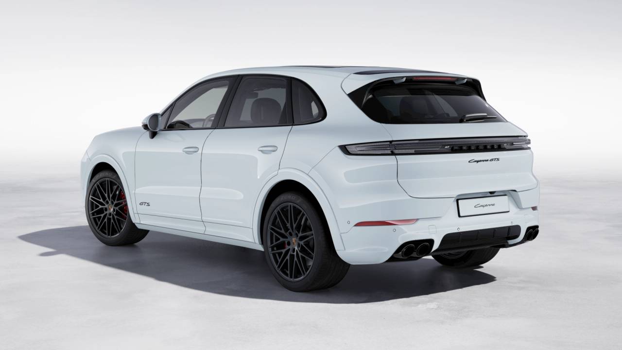 2026 Porsche Cayenne GTS photo 3