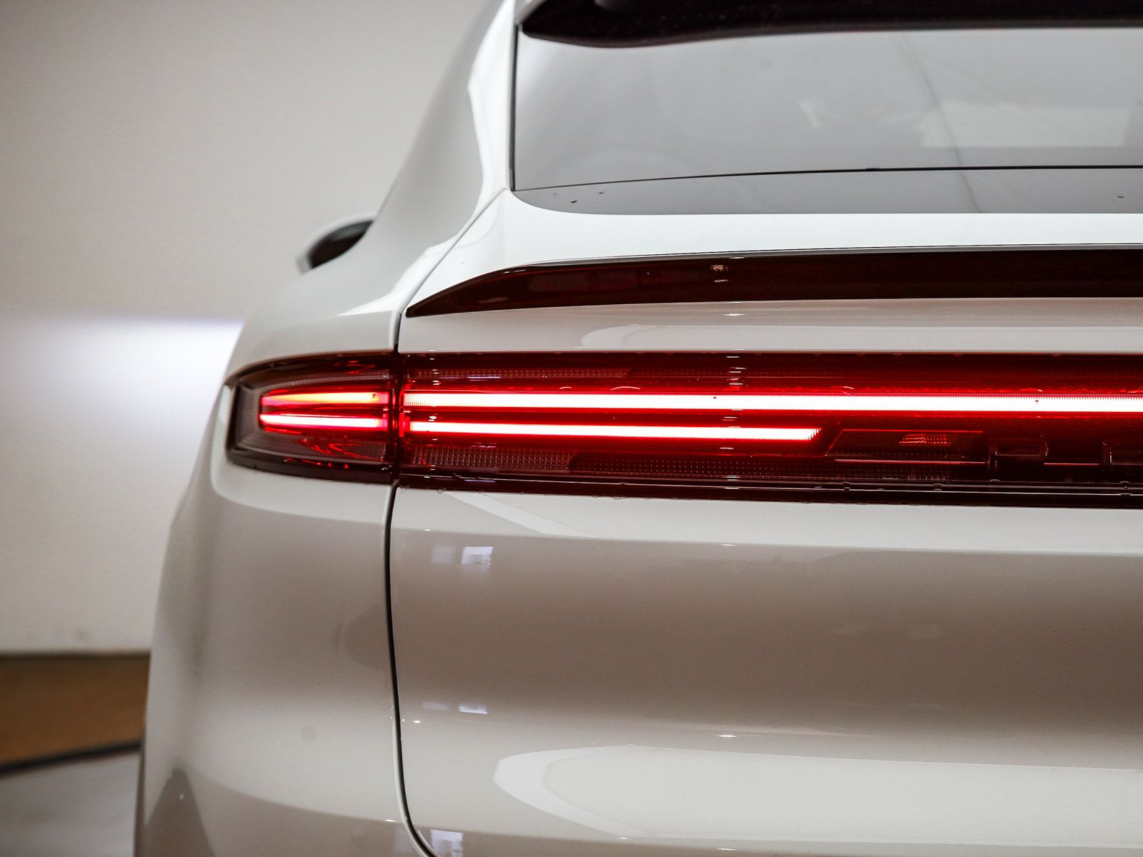2026 Porsche Cayenne Coup Turbo E-Hybrid - Photo 8