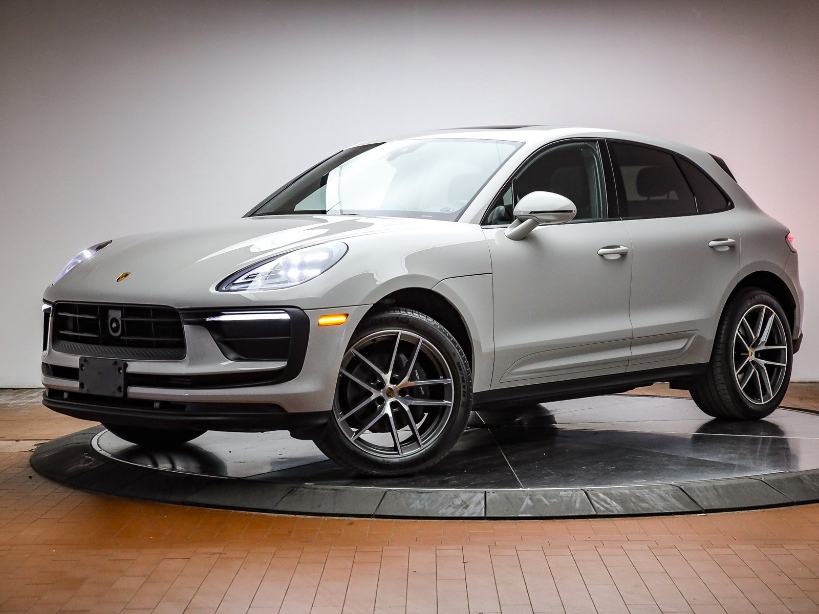 2023 Porsche Macan T