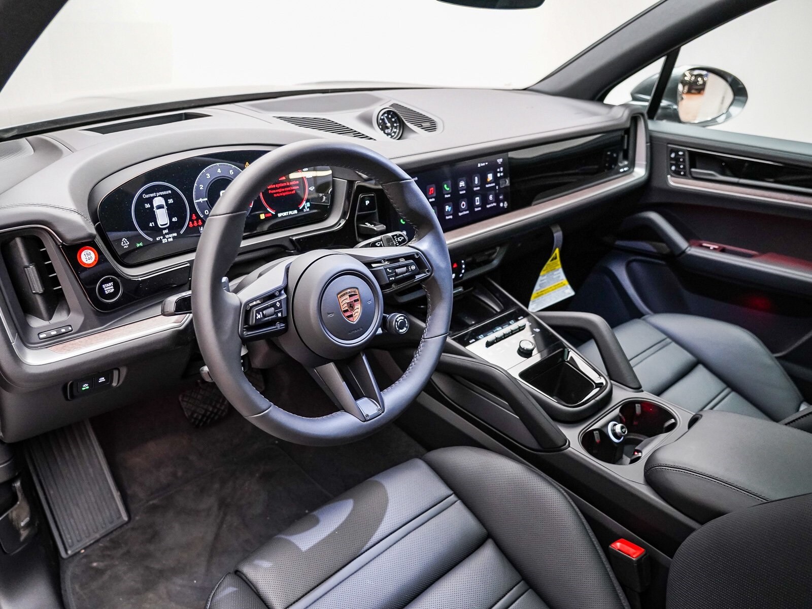 2025 Porsche Cayenne E-Hybrid photo 4