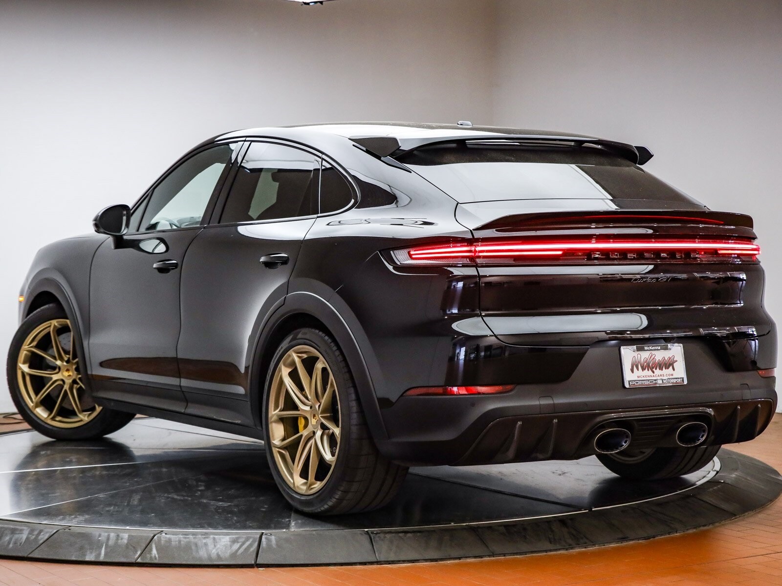 2024 Porsche Cayenne Coupe Turbo GT photo 2