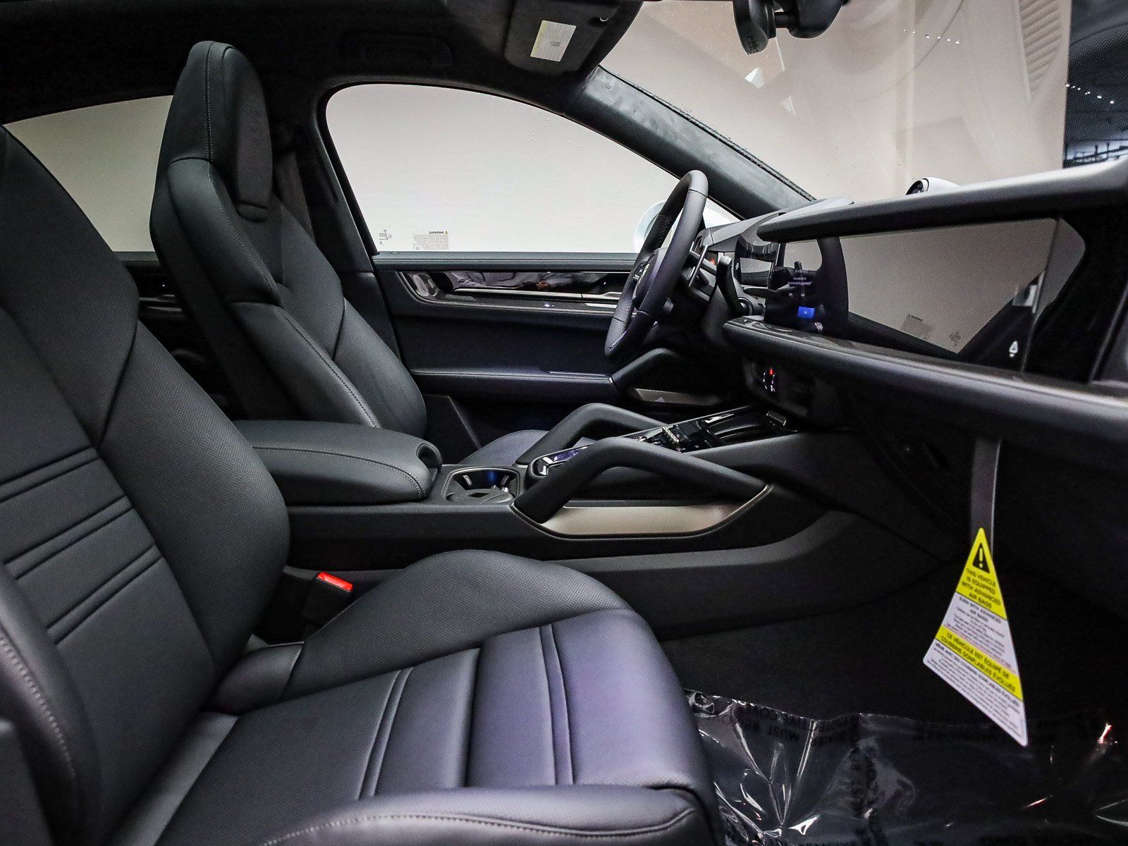 2026 Porsche Cayenne Coup Turbo E-Hybrid - Photo 21