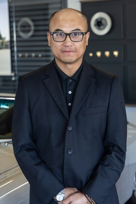 Staff member Calvin Lau from ID_450f413b8738