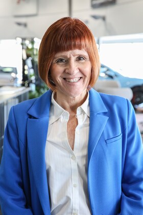 Staff member Laura Lindstrom from ID_450f413b8738