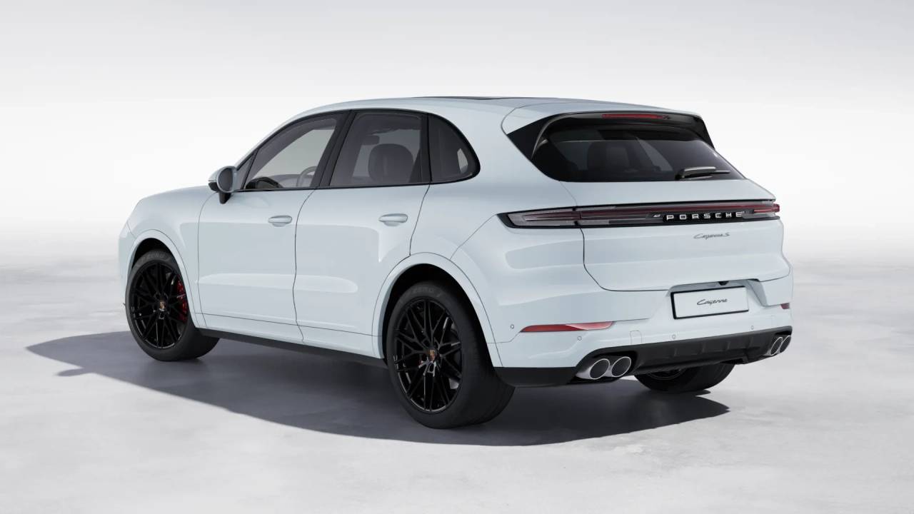 2026 Porsche Cayenne S photo 2