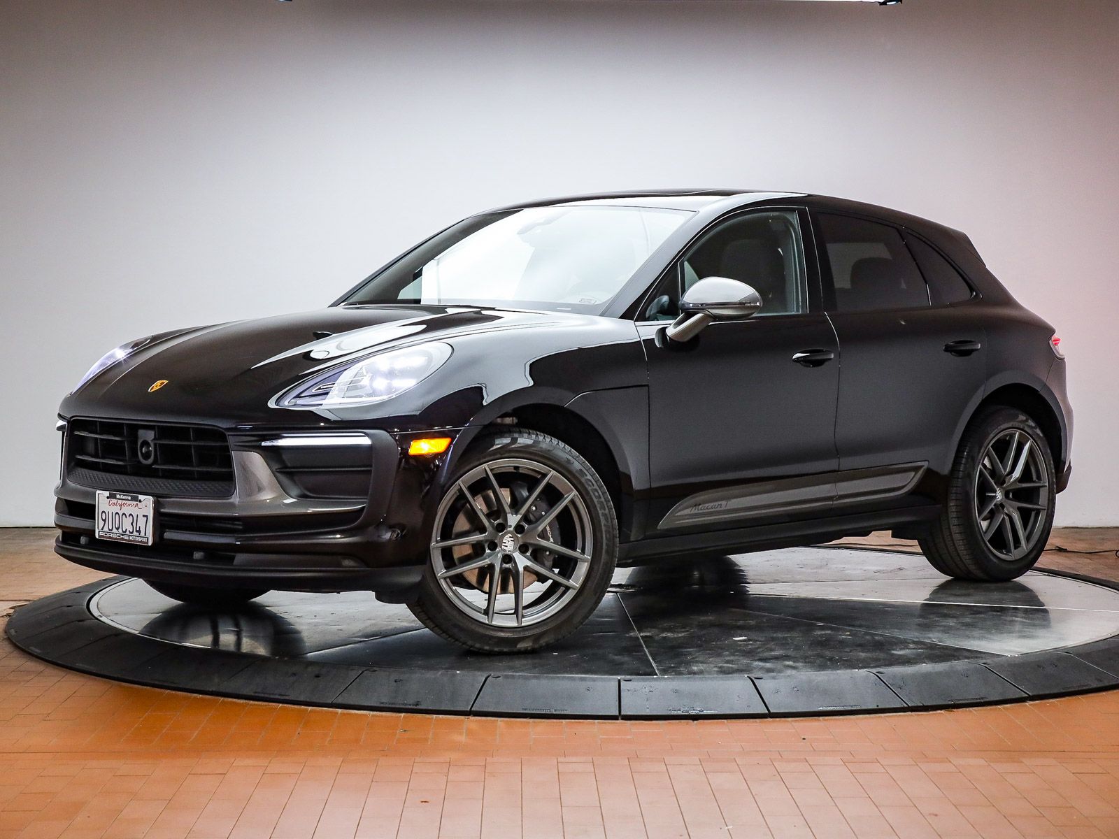 2025 Porsche Macan T
