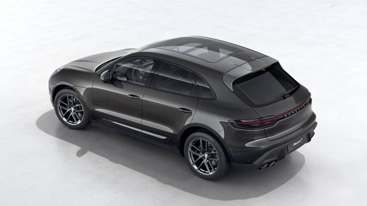 2026 Porsche Macan T photo 2
