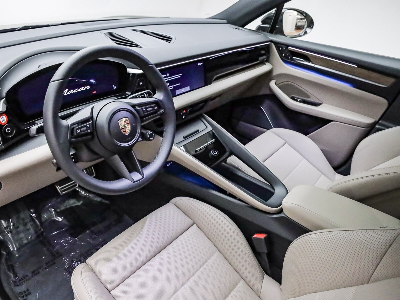 2025 Porsche Macan Electric 4 photo 4