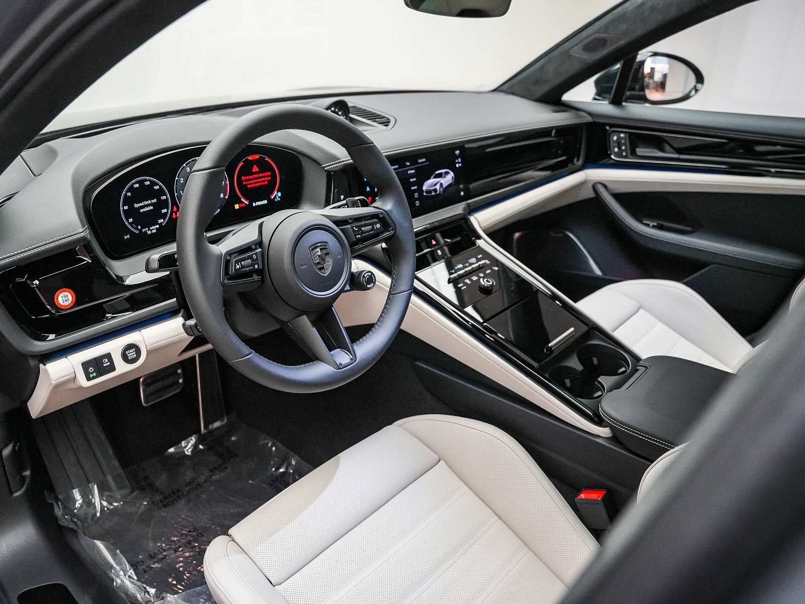 2025 Porsche Panamera E-Hybrid Turbo photo 4
