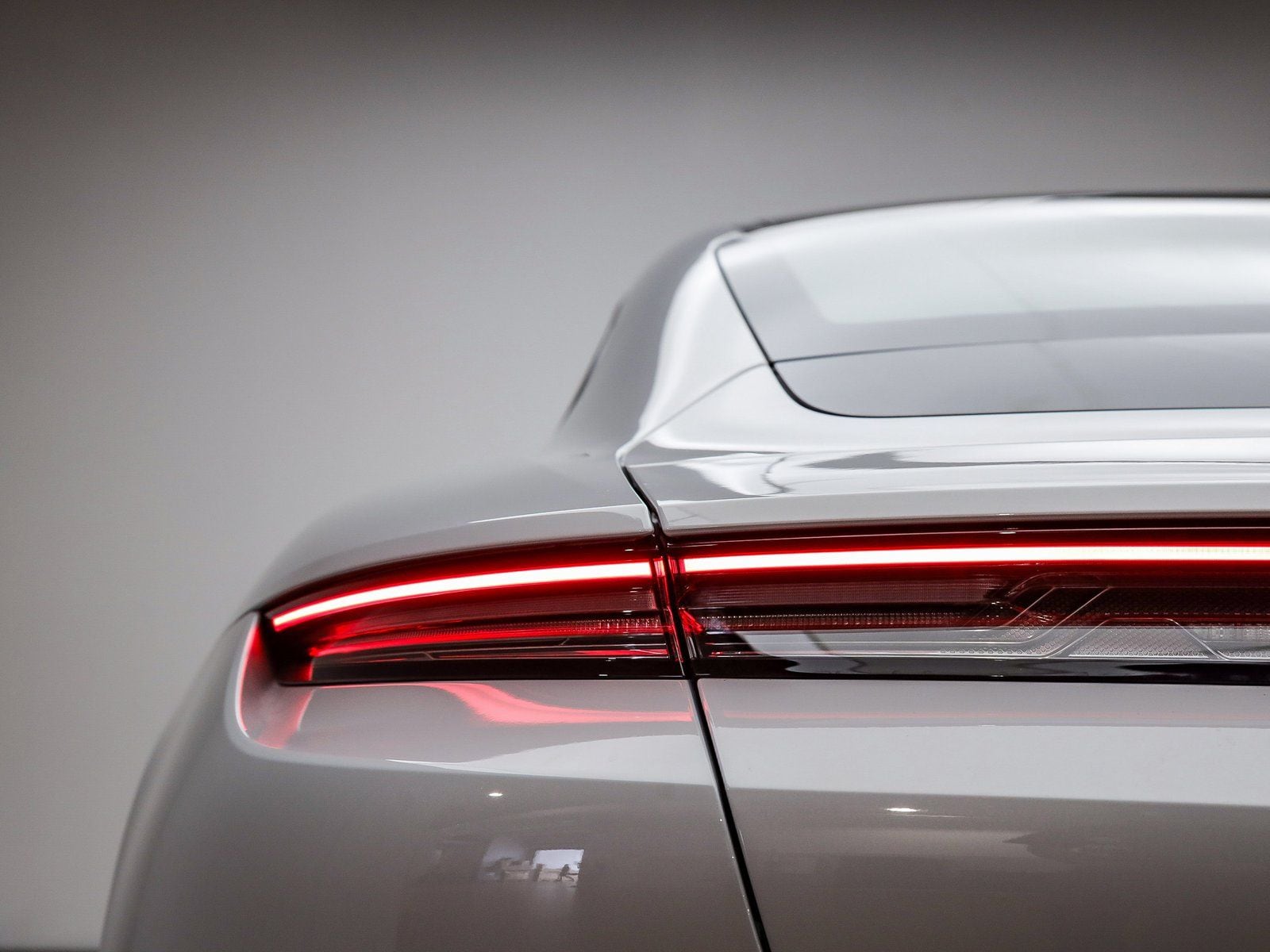 2025 Porsche Taycan GTS - Photo 8
