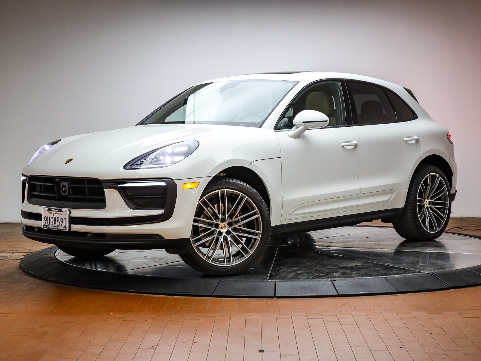 2025 Porsche Macan T