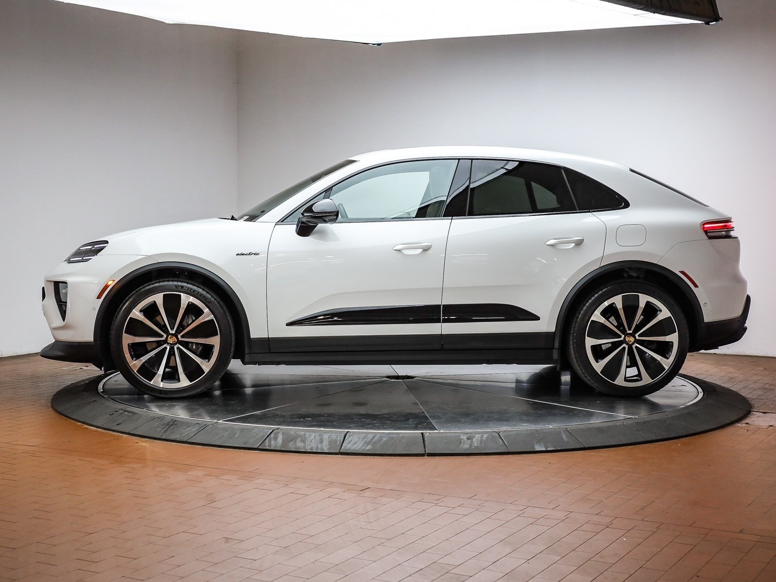 Certified 2025 Porsche Macan Base with VIN WP1AD2XA2SL076674 for sale in Norwalk, CA