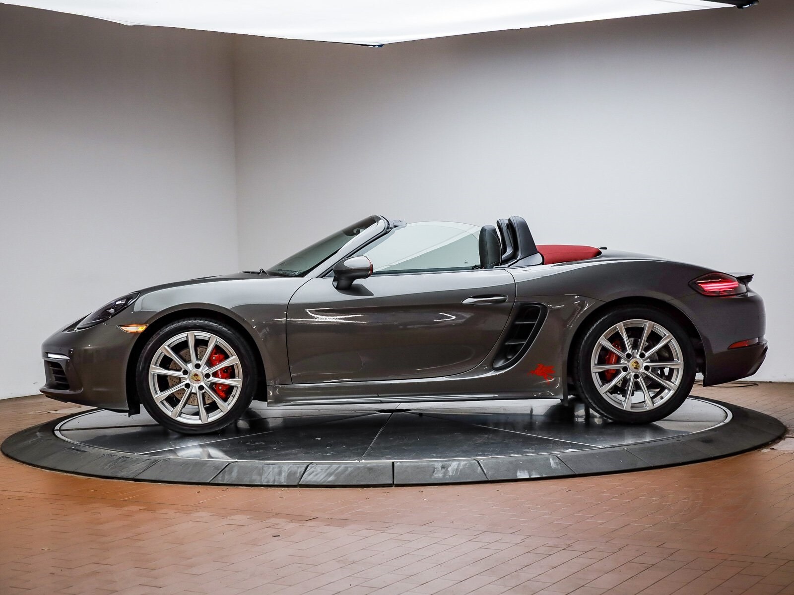 2024 Porsche Boxster S photo 2