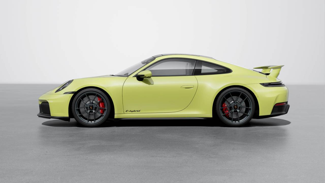 2026 Porsche 911 4 GTS photo 2