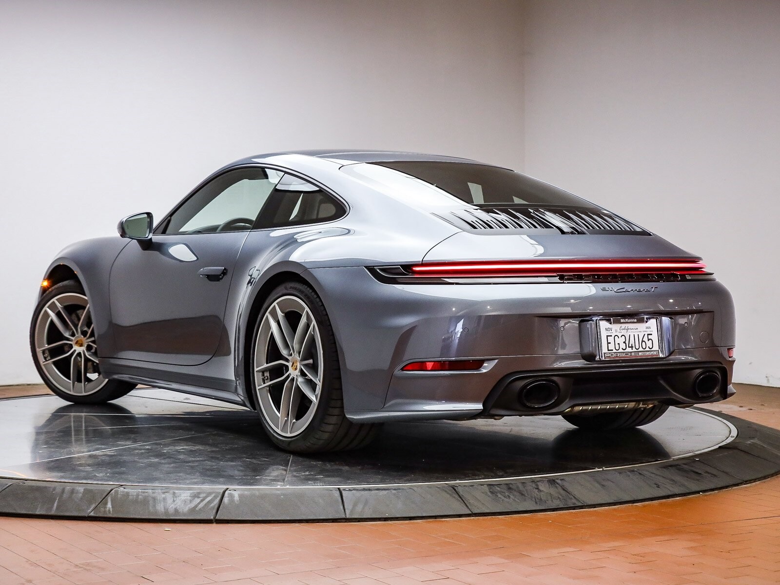 2025 Porsche 911 T photo 3