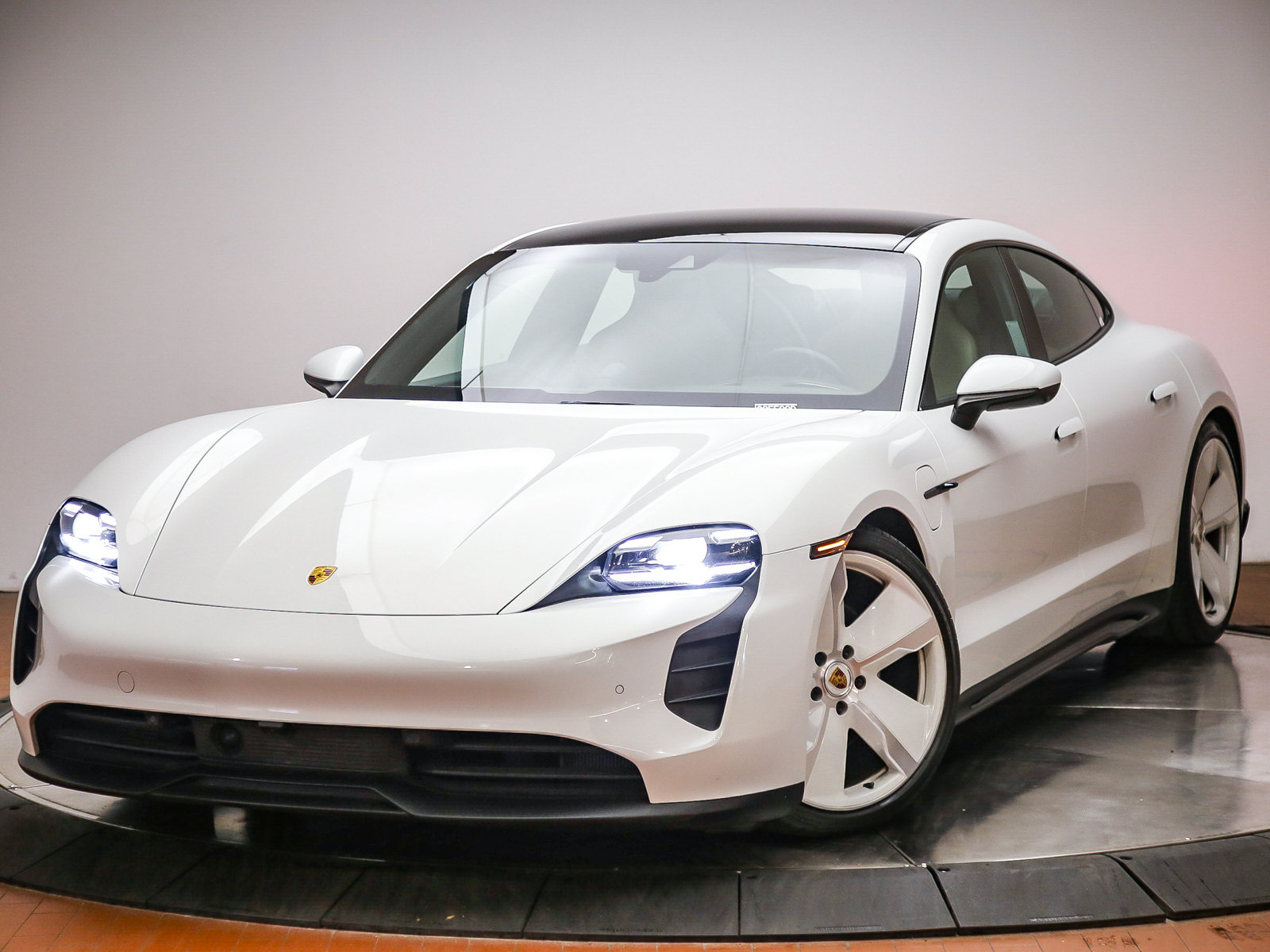  Porsche Taycan
