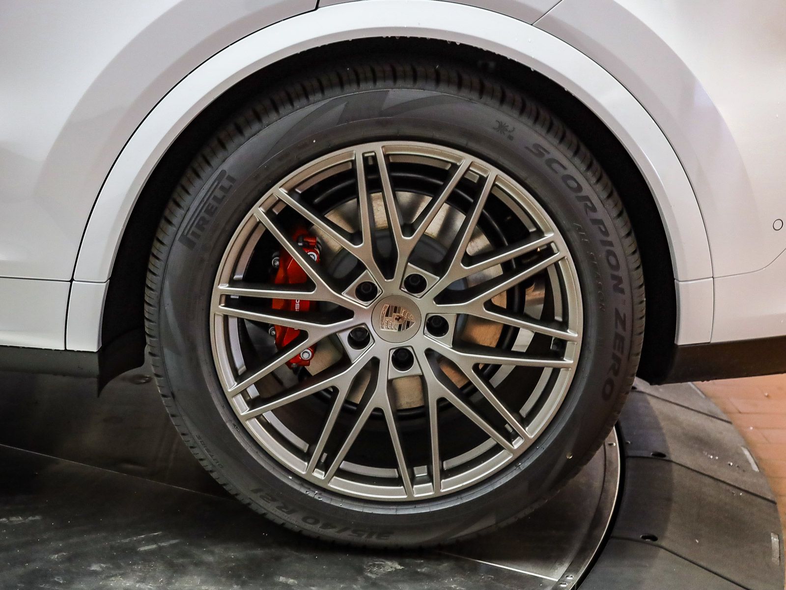 2026 Porsche Cayenne Coup Turbo E-Hybrid - Photo 9