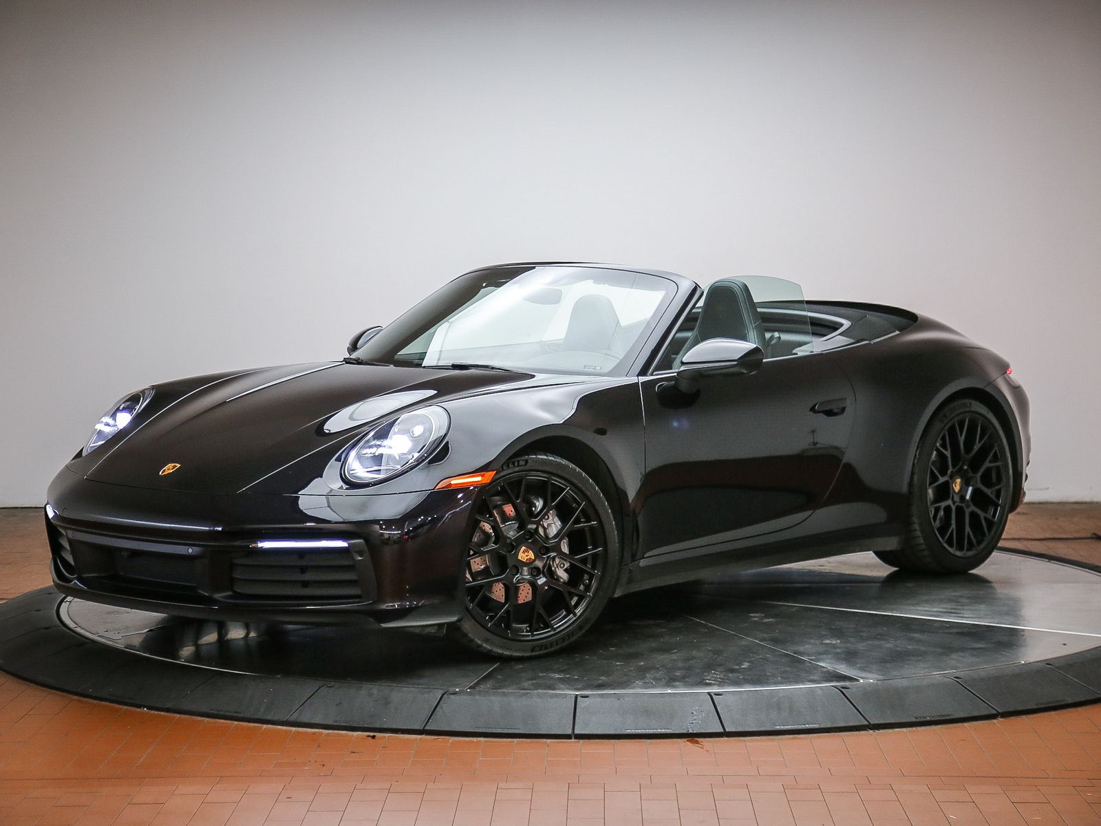 2023 Porsche 911 Carrera 4 Cabriolet's photo