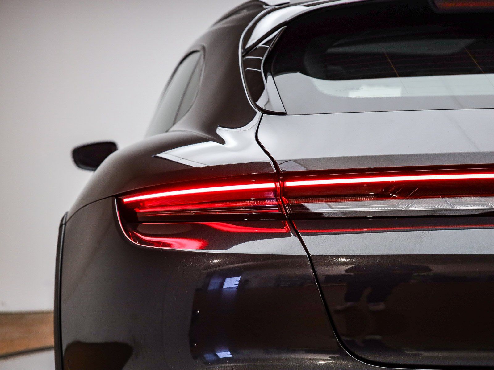 2025 Porsche Taycan S - Photo 8