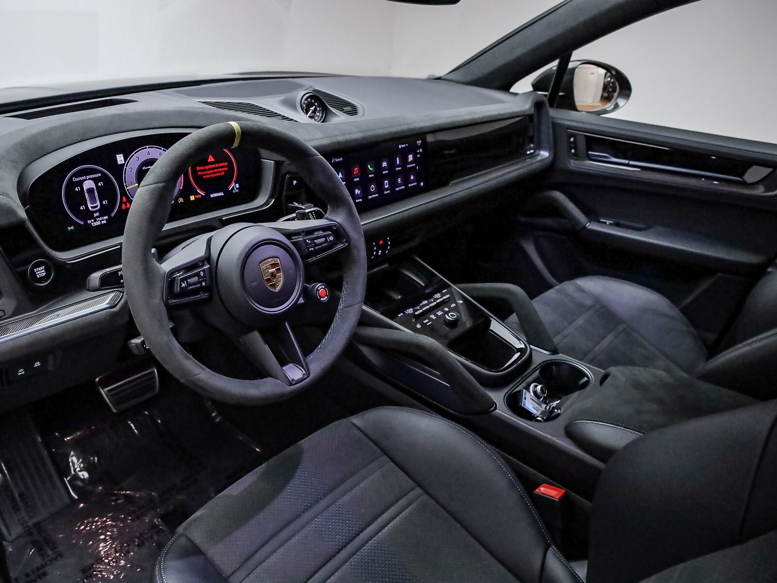 2024 Porsche Cayenne Coupe Turbo GT photo 4