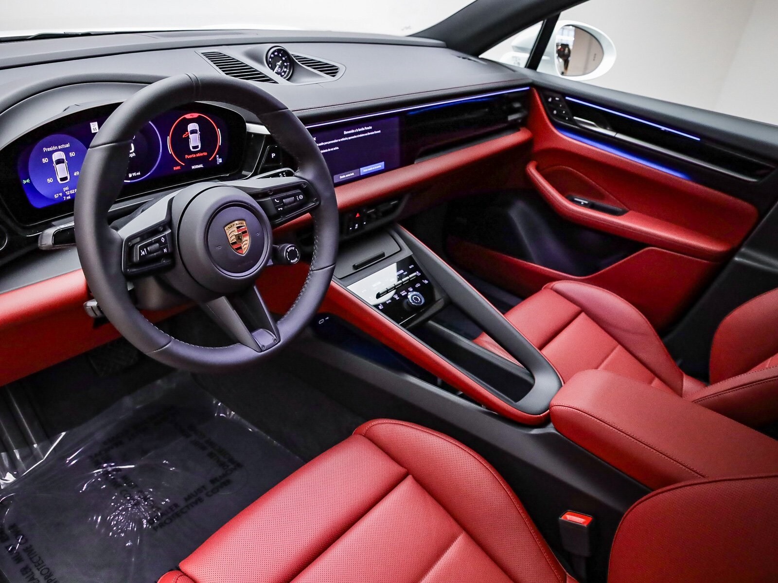 2025 Porsche Macan Electric photo 4