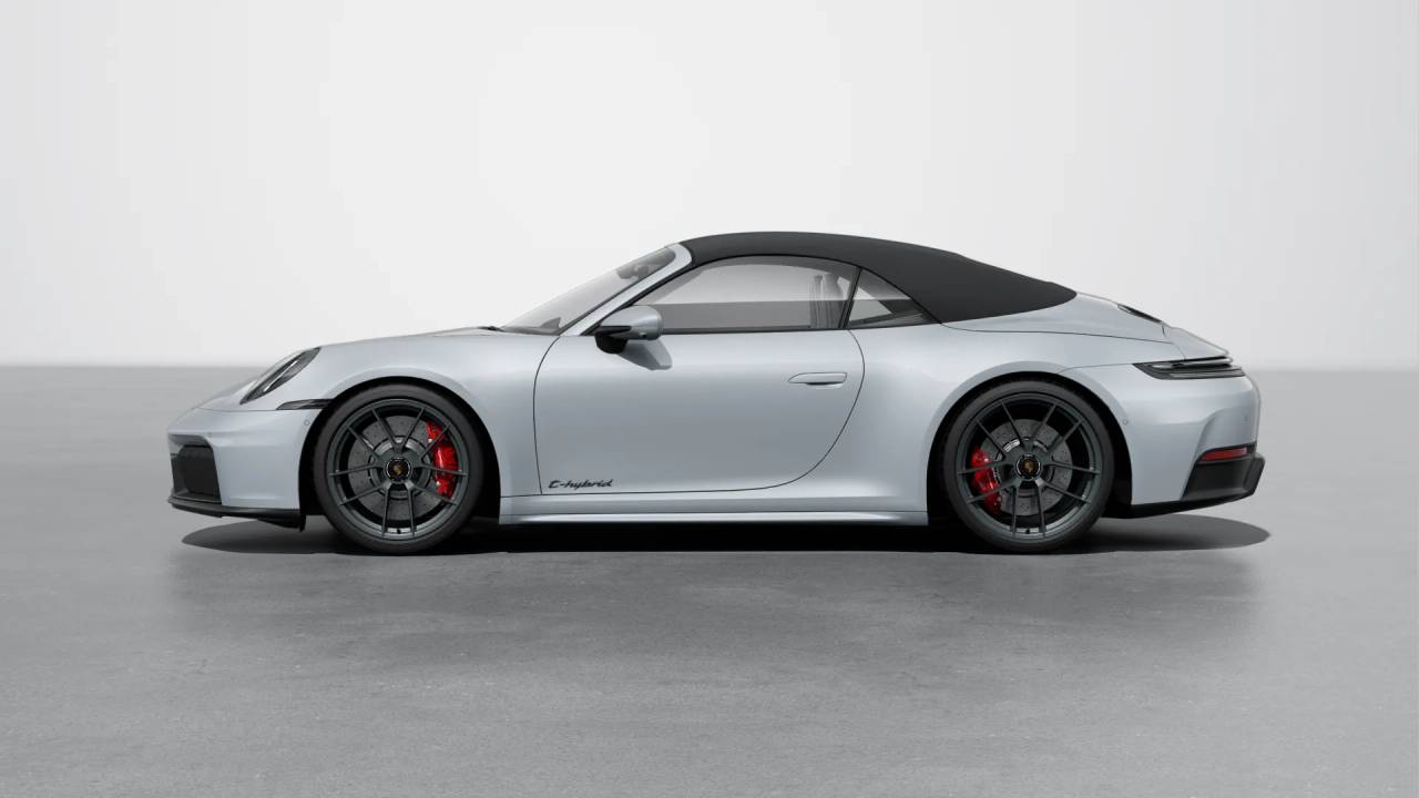 2026 Porsche 911 4 GTS Cabriolet photo 2