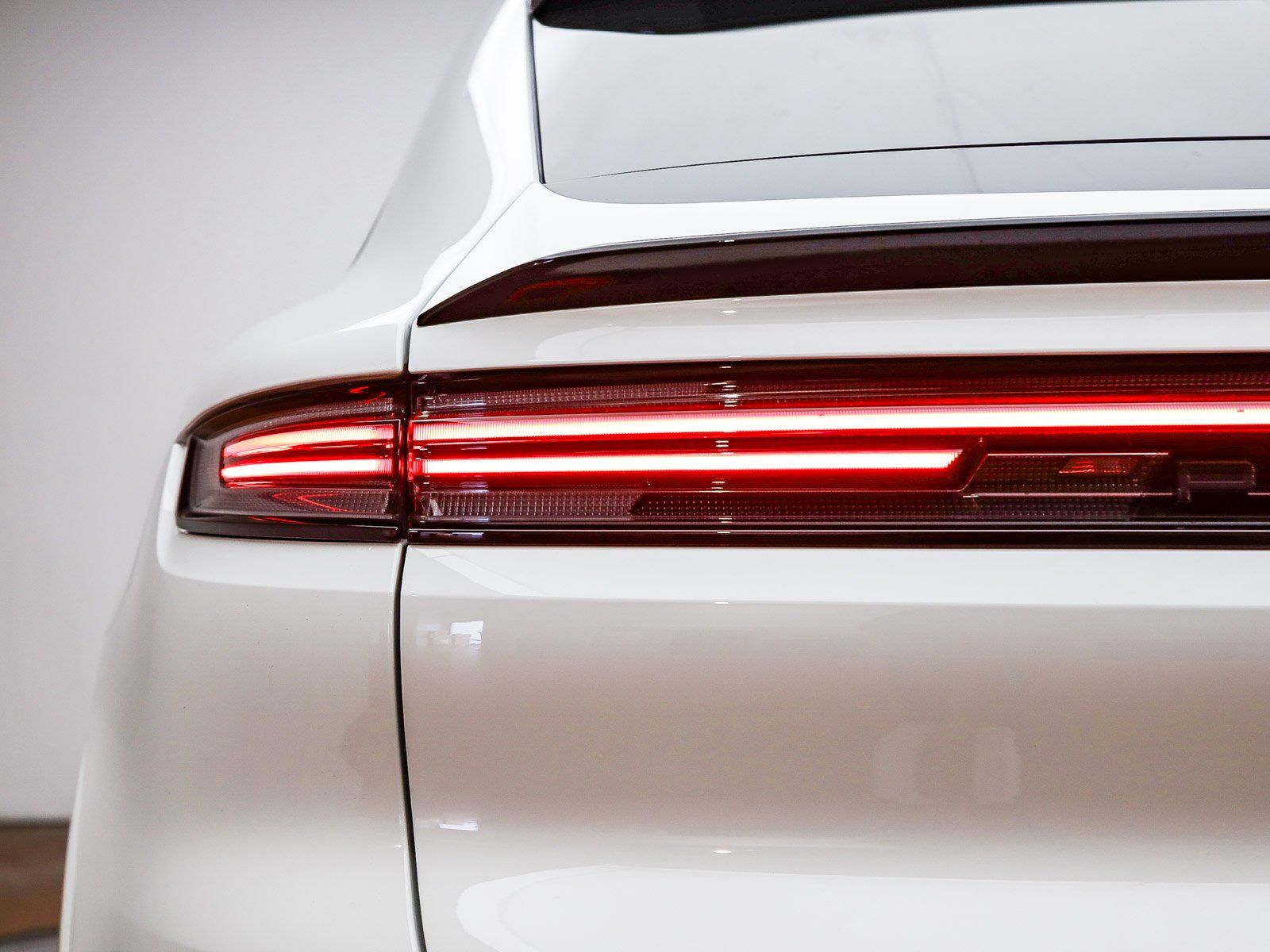 2026 Porsche Cayenne Coup Turbo E-Hybrid - Photo 8