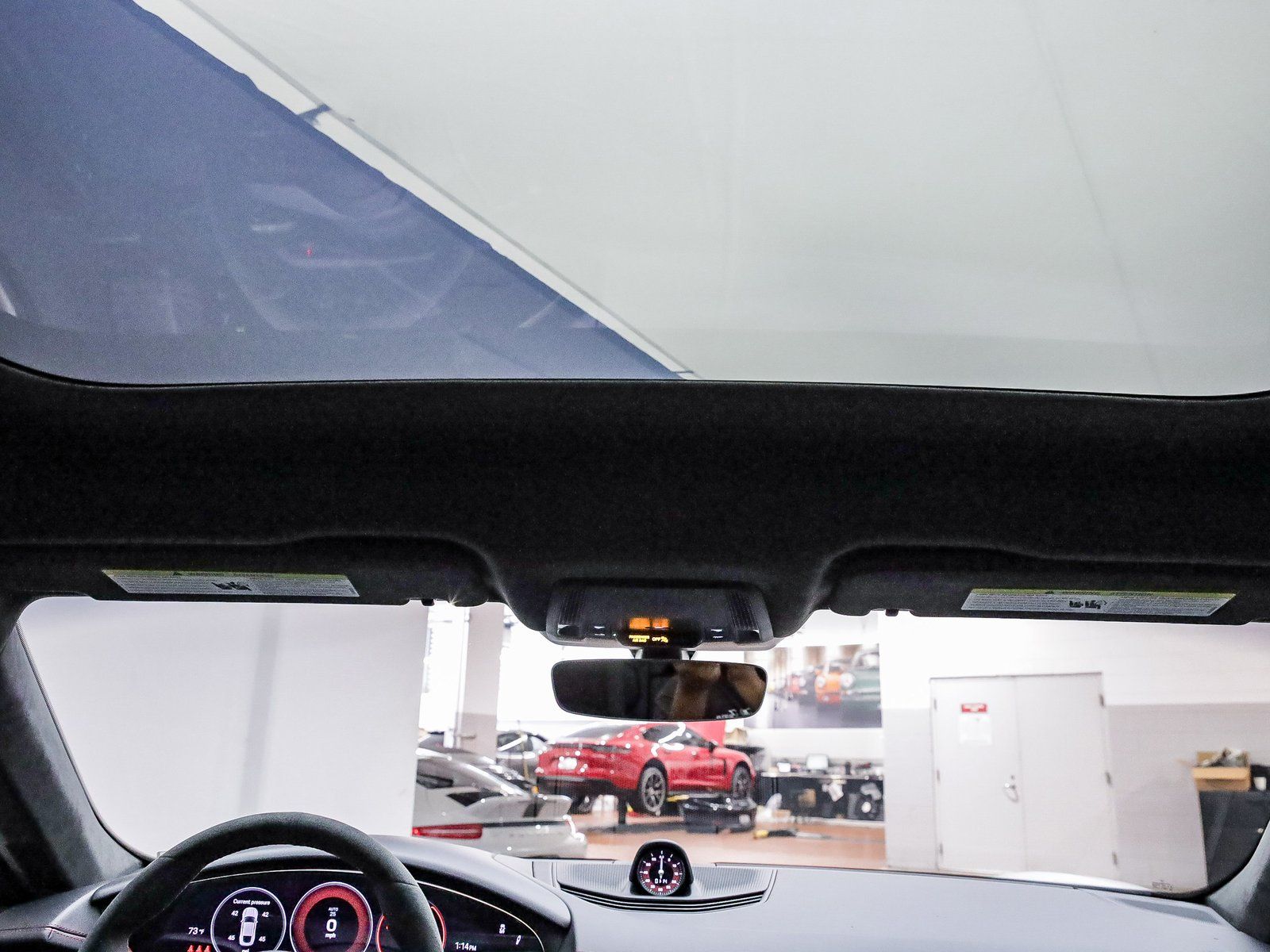 2025 Porsche Taycan GTS - Photo 20