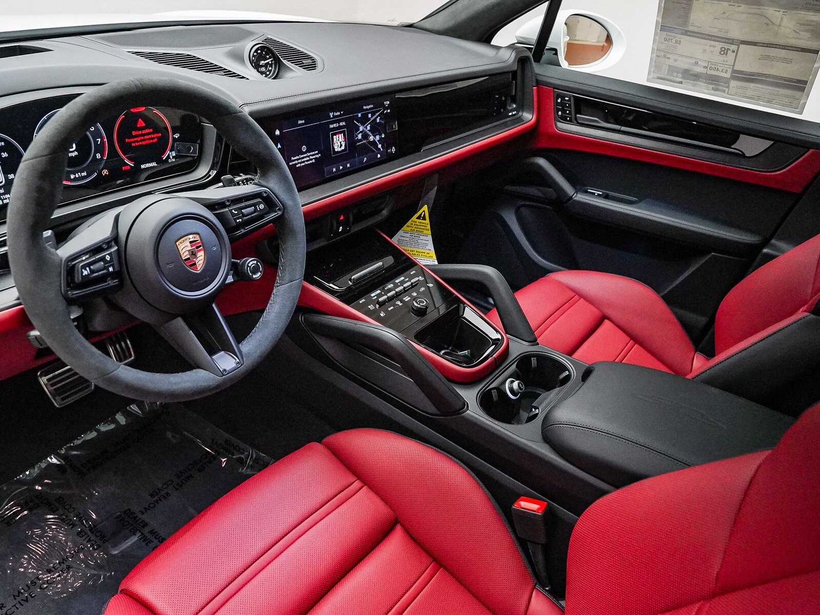 2026 Porsche Cayenne GTS photo 2