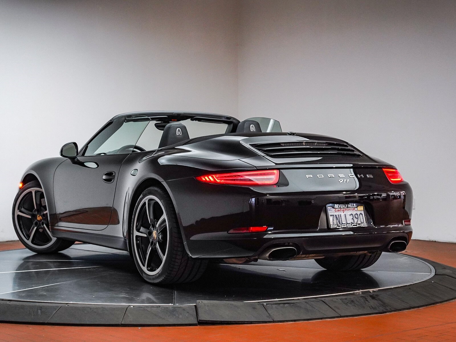 2016 Porsche 911 Black Edition Cabriolet photo 3