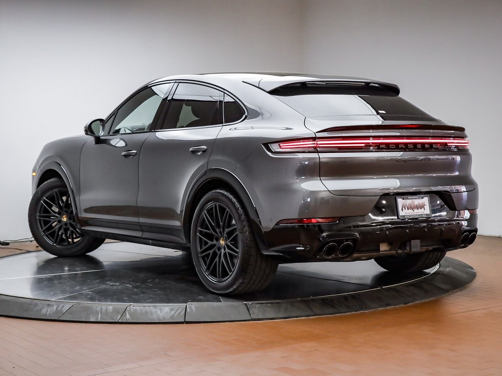 2025 Porsche Cayenne Coupe GTS photo 3