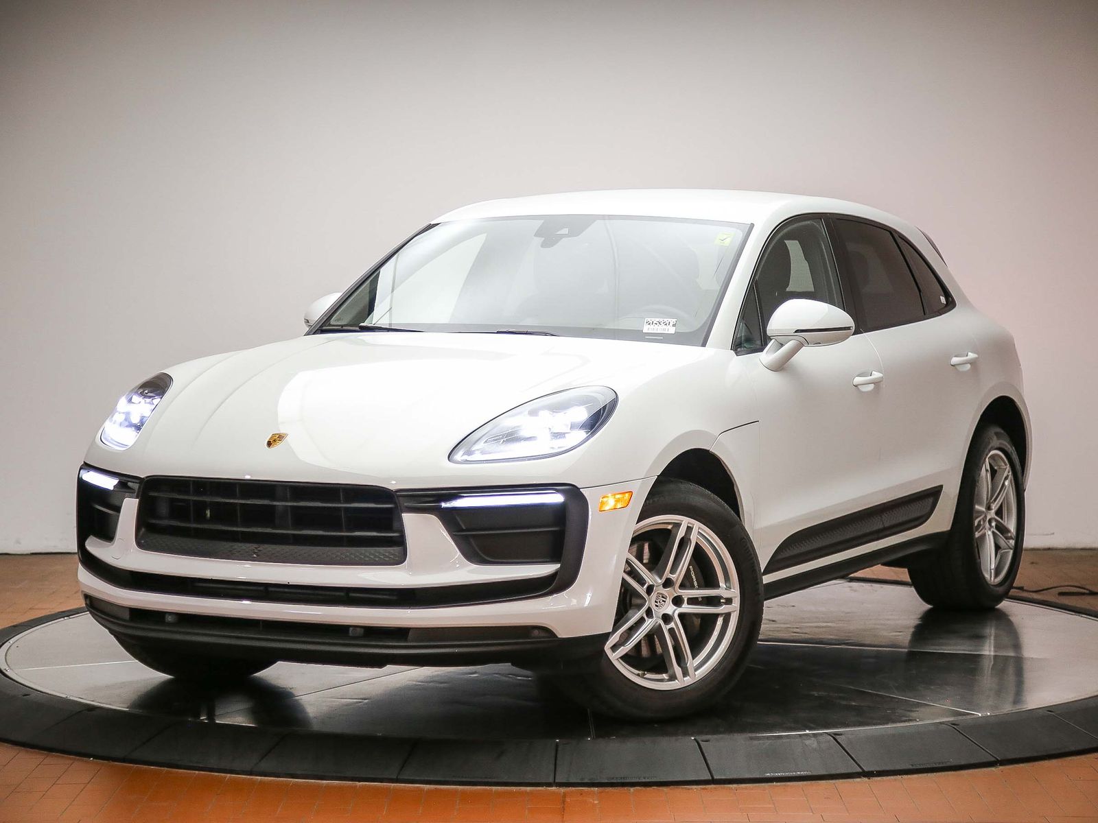 2022 Porsche Macan SUV 