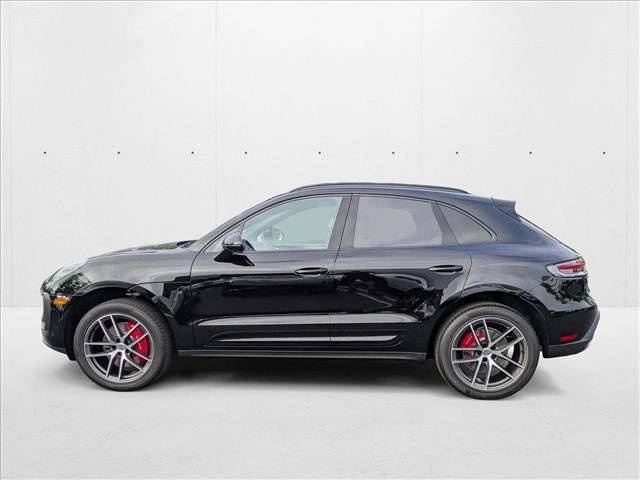 2025 Porsche Macan S photo 2