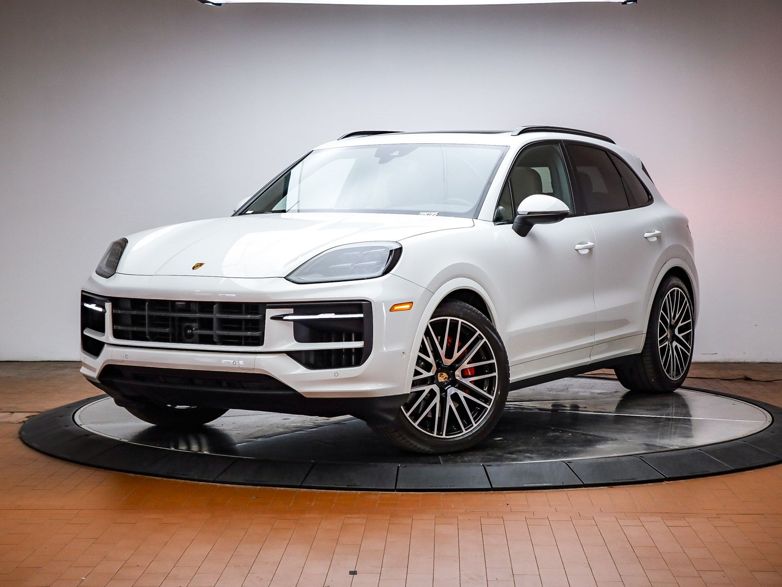 2025 Porsche Cayenne S's photo