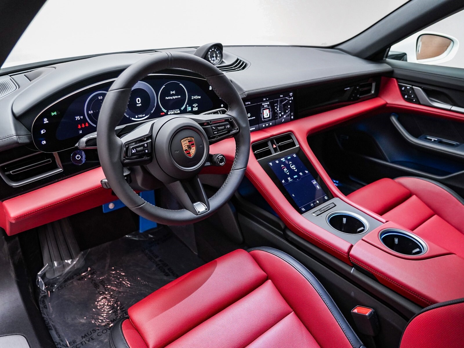 2025 Porsche Taycan 4S photo 4
