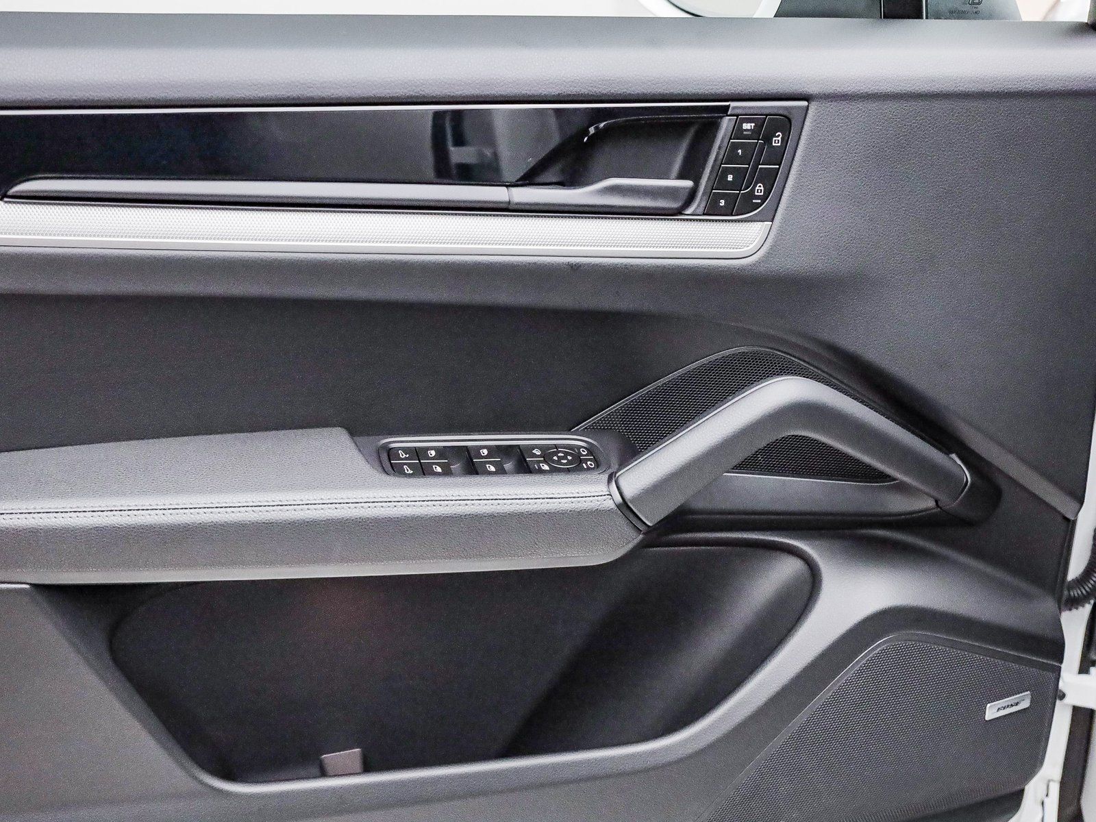 2025 Porsche Cayenne Base - Photo 24
