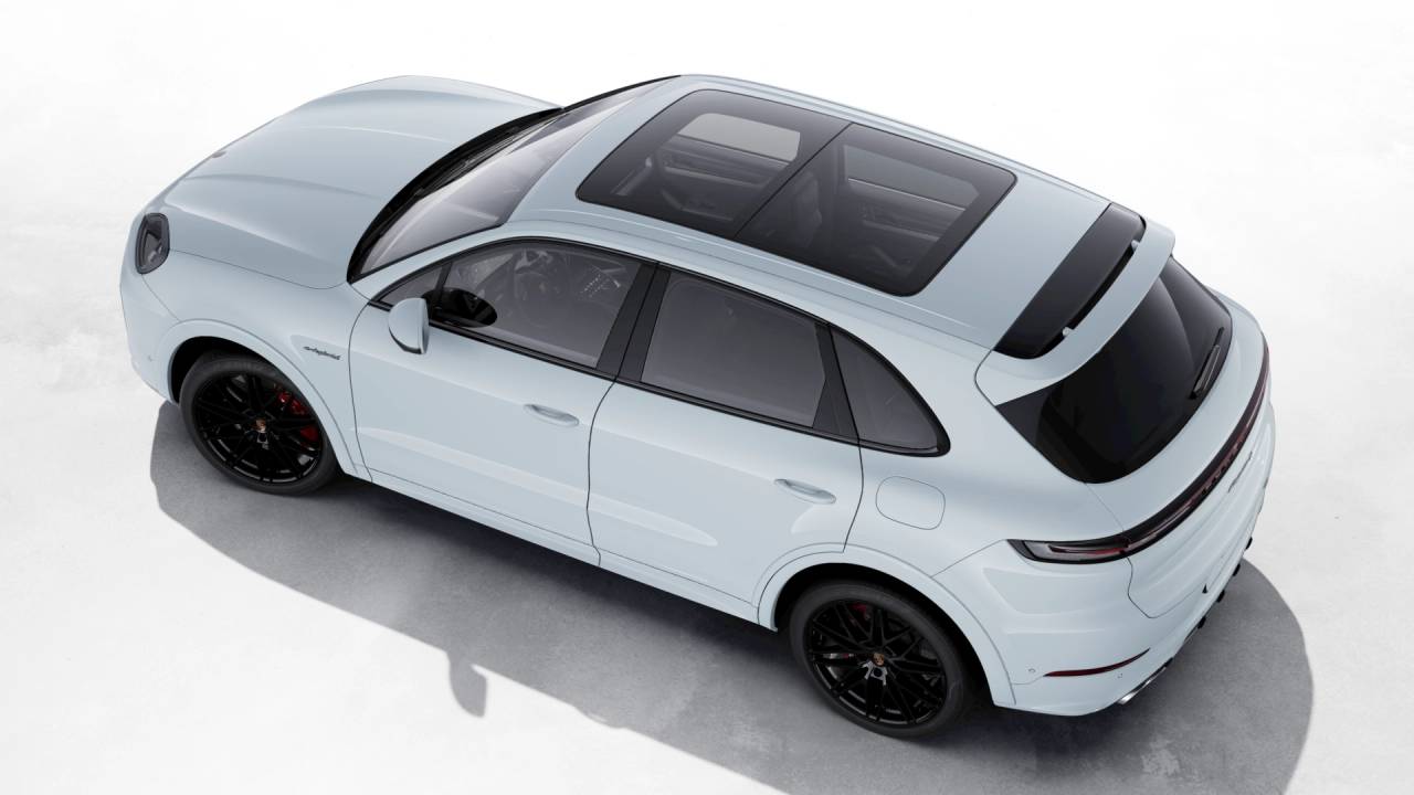 2026 Porsche Cayenne S E-Hybrid photo 4