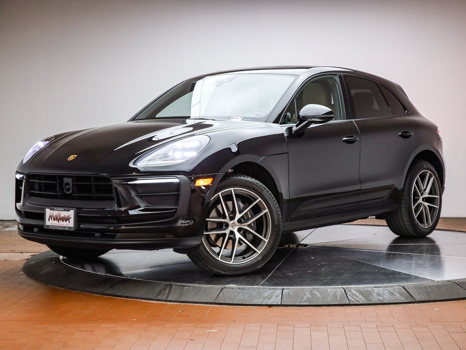 2025 Porsche Macan's photo