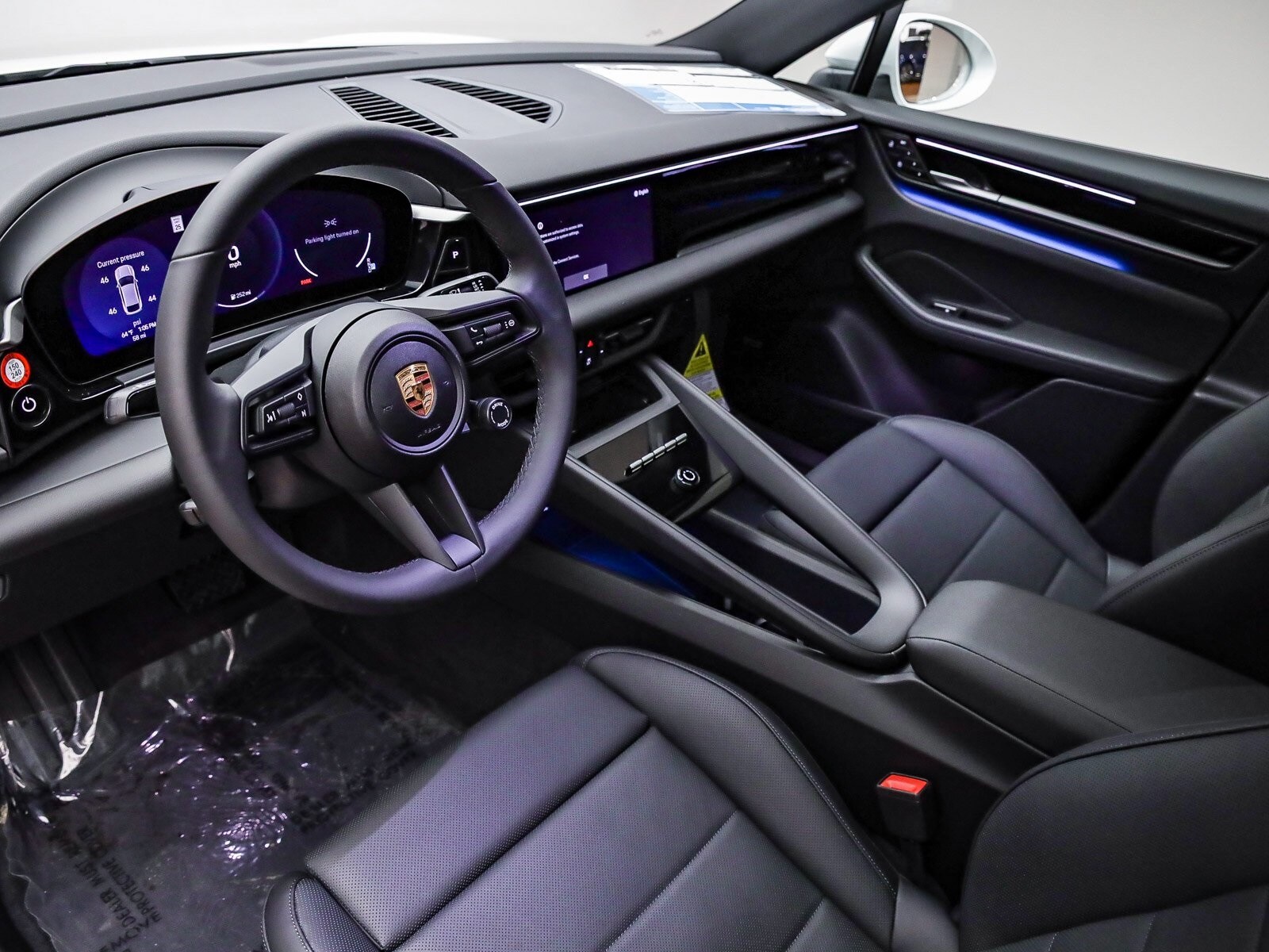 2025 Porsche Macan Electric photo 4