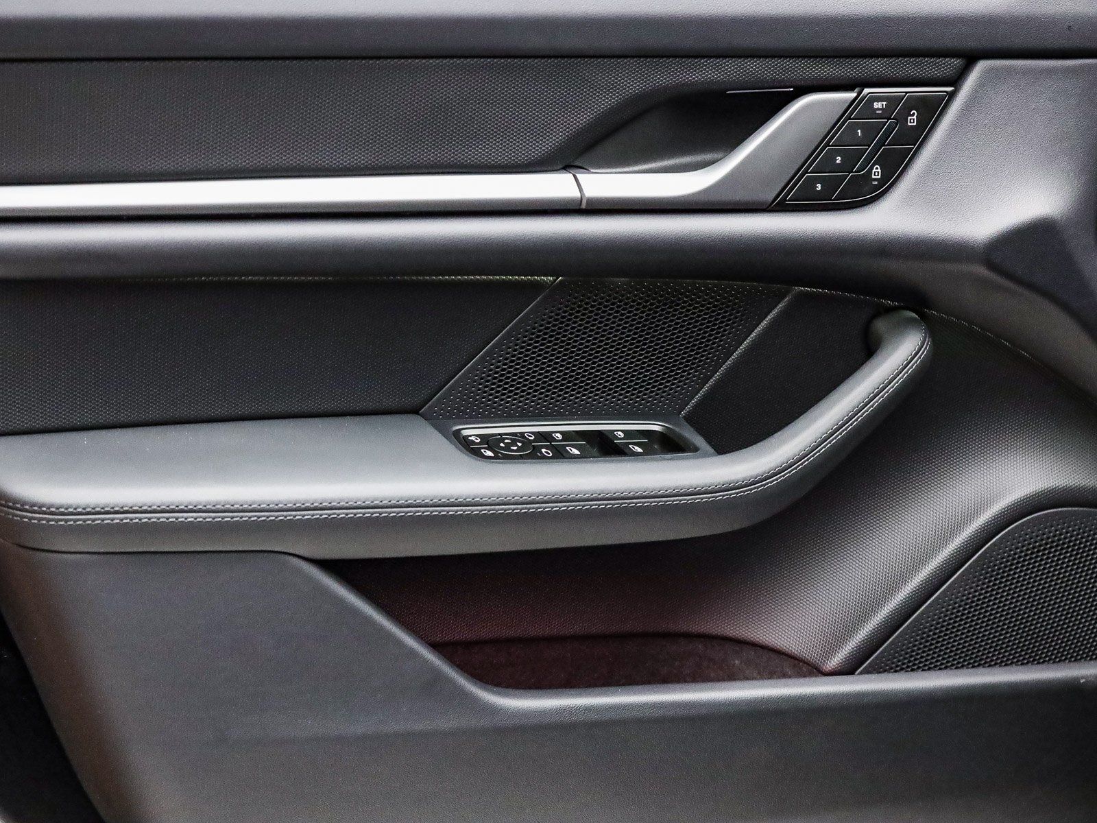 2026 Porsche Taycan Base - Photo 21
