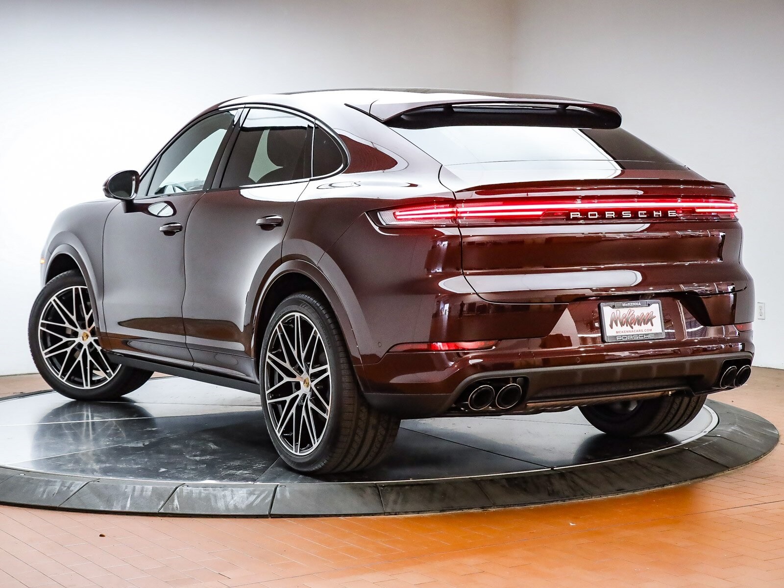 2025 Porsche Cayenne Coupe photo 3