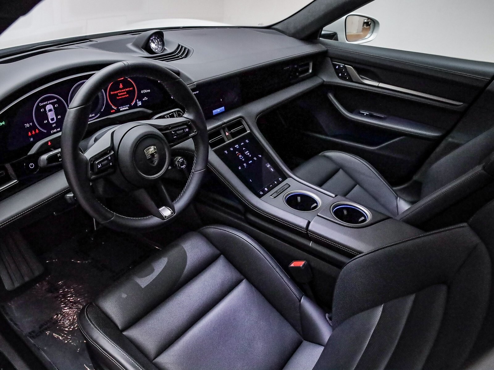2025 Porsche Taycan Turbo photo 4