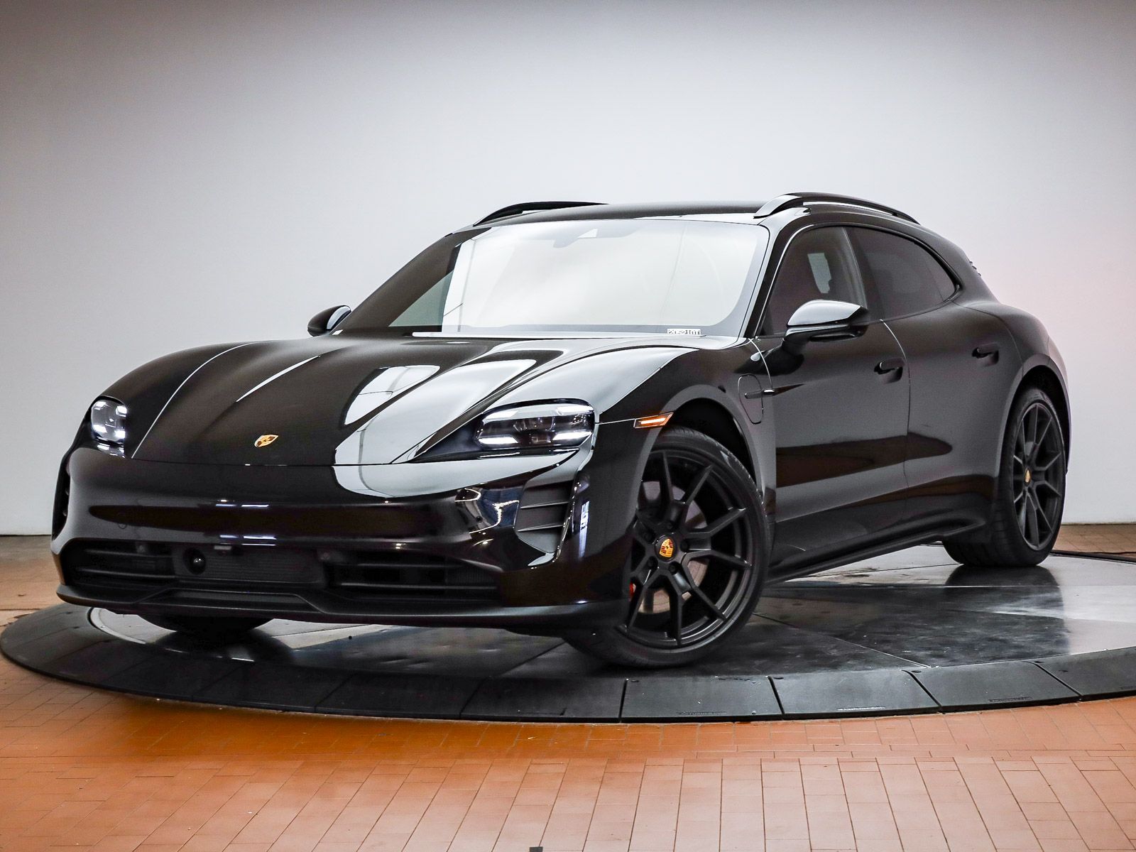 2024 Porsche Taycan GTS Sport Turismo's photo
