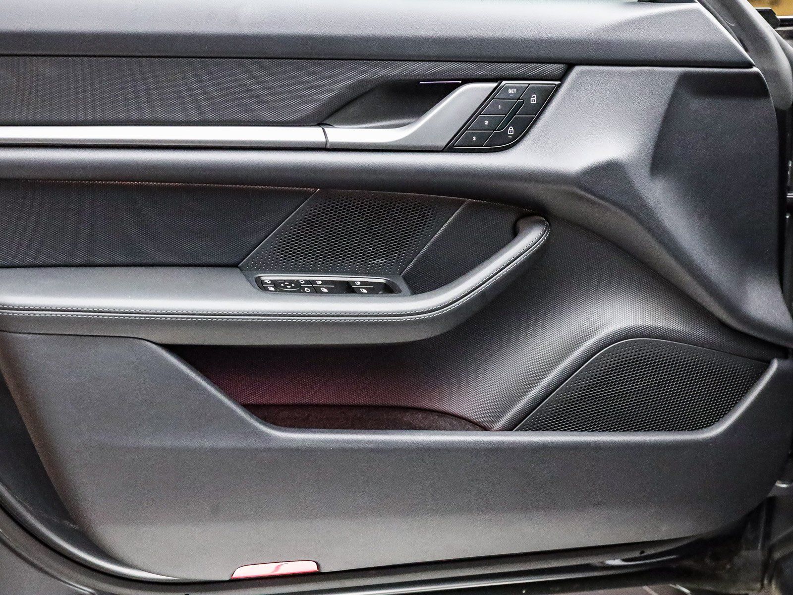2025 Porsche Taycan Base - Photo 23