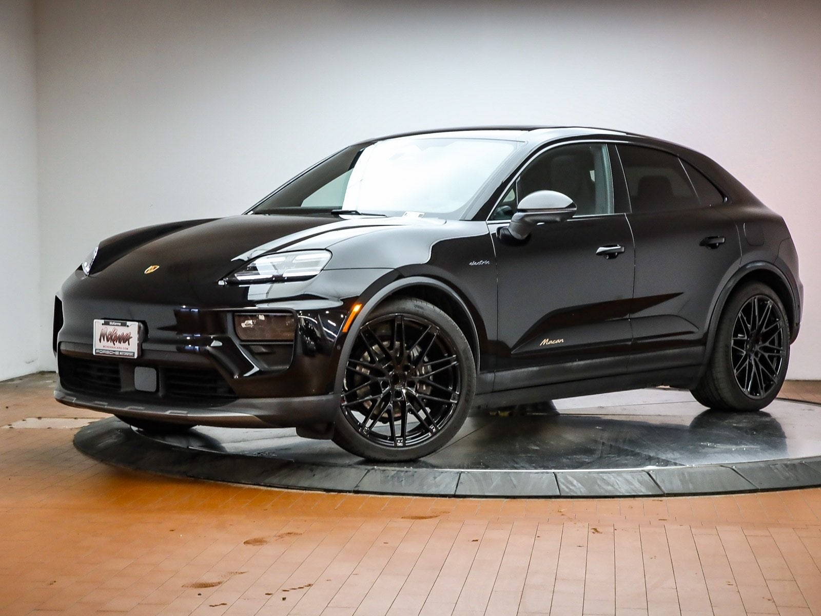 2025 Porsche Macan Base's photo