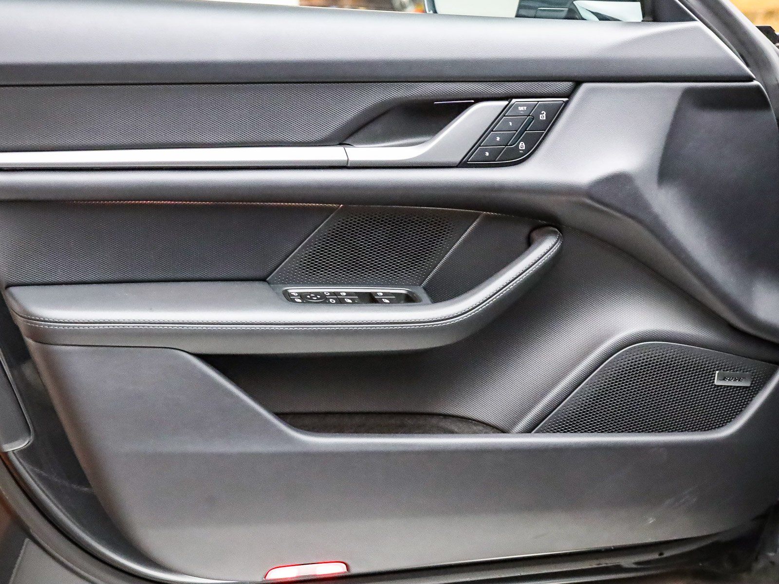 2025 Porsche Taycan S - Photo 24